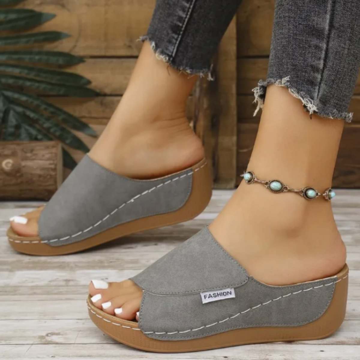 WaveWalk™ Roman Beach Slippers