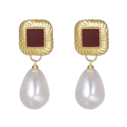 PearlGleam Earrings
